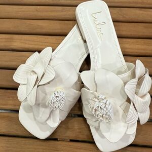 Lulu's Cream Floral Women's Slide Sandals